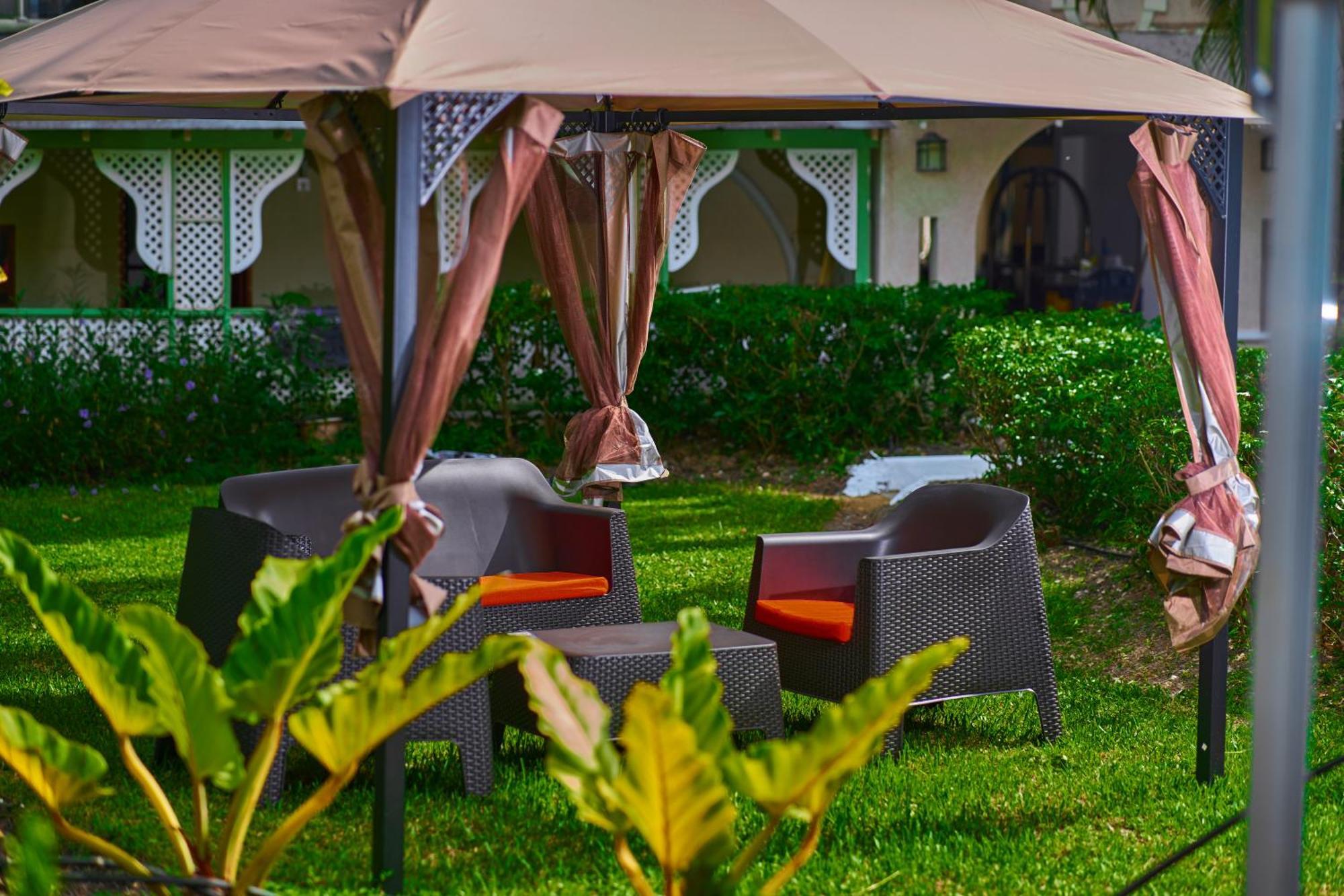 Sunbay Hotel Крайст Чърч Екстериор снимка