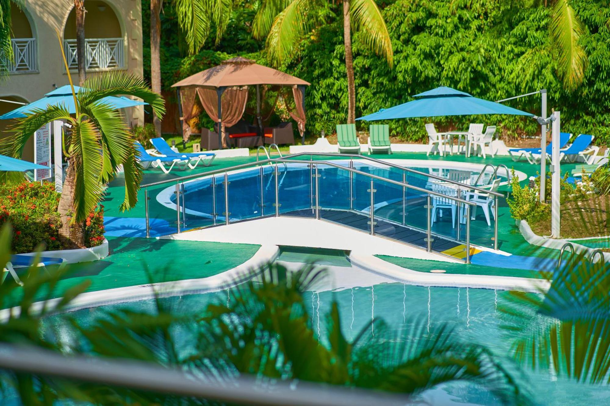 Sunbay Hotel Крайст Чърч Екстериор снимка