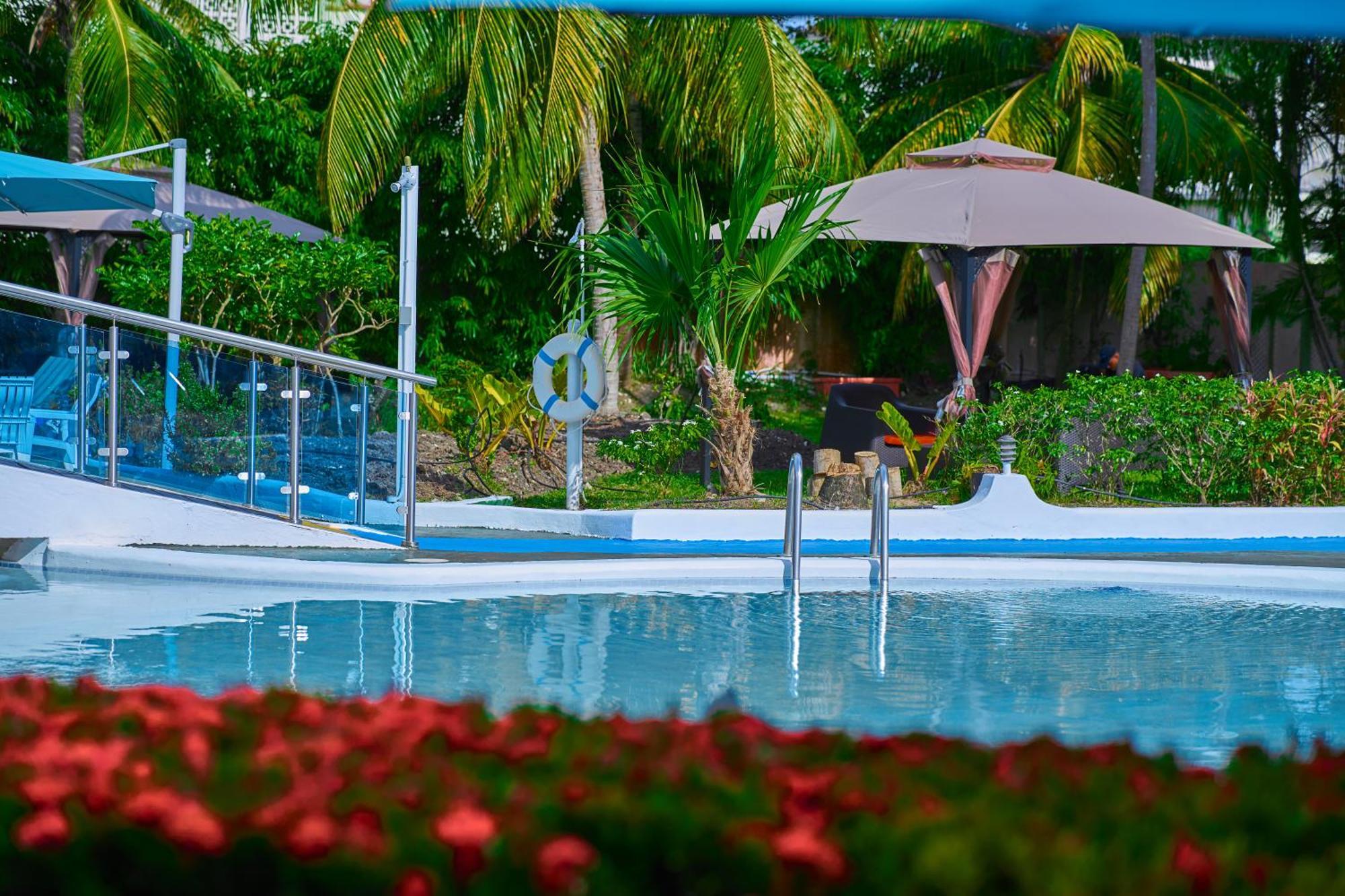 Sunbay Hotel Крайст Чърч Екстериор снимка