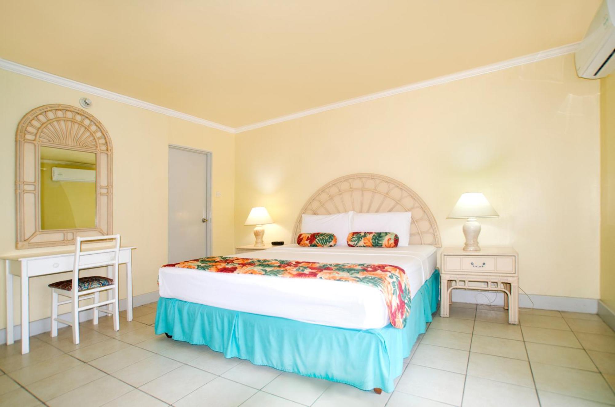 Sunbay Hotel Крайст Чърч Екстериор снимка